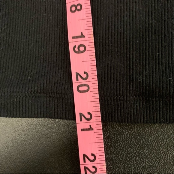 Old navy be Black One-Shoulder eyelet Top - Picture 6 of 7